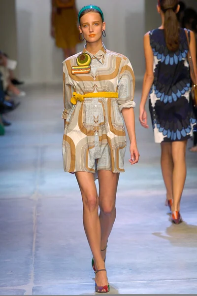 Look 15